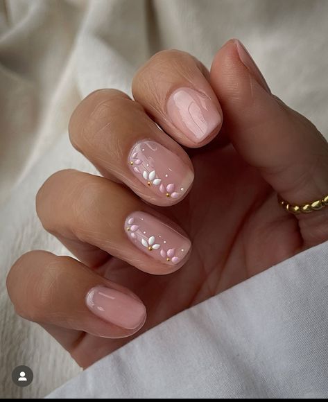 Bridesmaid Pink Nails, Biab Designs Ideas Short, Biab Nail Ideas, Pink Biab Nails, Biab Nails Inspiration, Short Nails Ideas Autumn, Biab Nail Art, Ongles Rose Pastel, Fall Wedding Nails