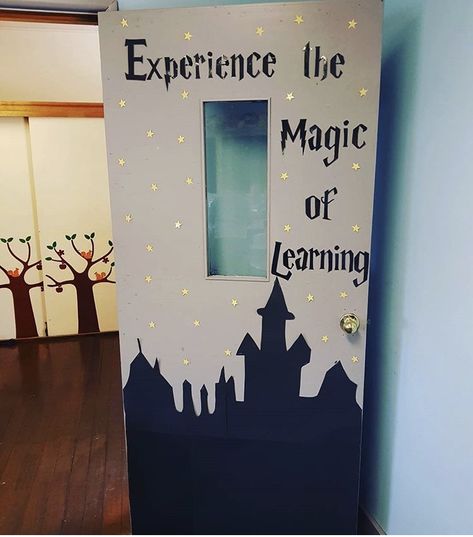 Classroom Harry Potter Theme, Harry Potter School Library, Harry Potter Door Ideas For School, Harry Potter Theme Door, Magic Theme Classroom Ideas, Harry Potter Elementary Classroom, Classroom Decor Harry Potter, Hogwarts Door Decoration, Harry Potter Themed Door