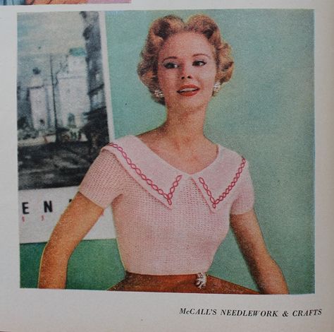 free vintage 1950s crochet blouse collar pattern from Va-Voom Vintage Collar Crochet Pattern, 1950s Crochet, Crochet Blouse Free Pattern, 1950 Women, Crochet Blouse Pattern, Blouse Collar, Black Crochet Dress, Vintage Crochet Patterns, Mode Crochet