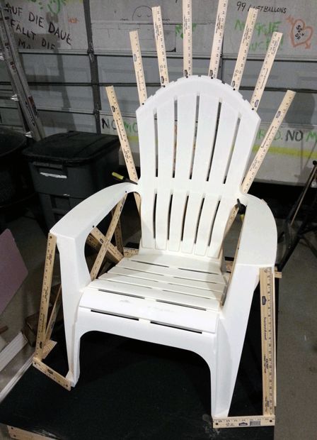 Making Your Own Iron Throne Game Of Thrones Chair, Sticks Diy, Game Of Thrones Party, Medieval Party, A Game Of Thrones, Got Party, Throne Chair, Iron Throne, Art Chair