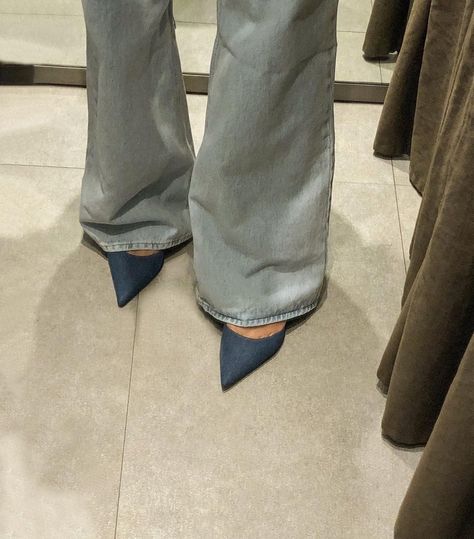 Denim Heels Outfit Ideas, Zara Heels Outfit, Denim Heels Outfit, Pointed Heels Outfit, Denim Ootd, Denim Heels, Chic Chic, Zara Heels, Heels Outfits