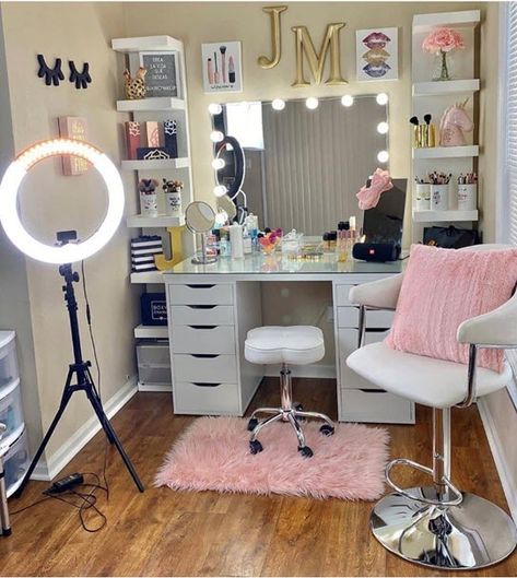 Beauty Room Vanity, Girl Apartment Decor, Dressing Room Decor, Luxury Room Bedroom, Makeup Room Decor, Beauty Room Decor, Bedroom Decor For Teen Girls, Dekorasi Kamar Tidur, Vanity Room