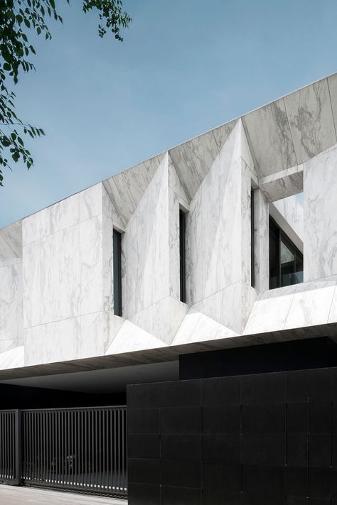 Marble House, Best Modern House Design, Stone Facade, Architectural Drawing, Contemporary Farmhouse, Building Facade, Zaha Hadid, Facade Architecture, Futuristic Architecture