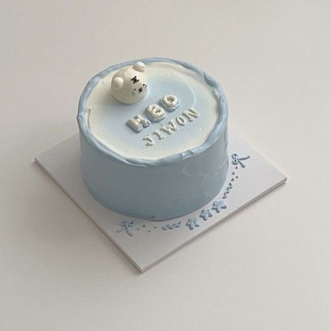 Cinnamoroll Bento Cake, Cinnamoroll Cake Design, Blue Korean Cake, Sunoo Cinnamoroll, Cute Korean Cake, Blue Cake Designs Birthday, Cinnamoroll Cake, Korean Cakes, Cake Korean