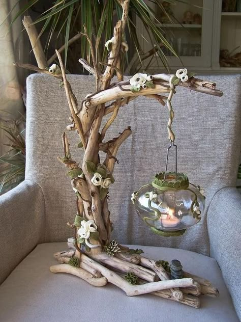 DIYs with driftwood - new beautiful crafts and decoration ideas | My desired home Takken Decor, Driftwood Ideas, Driftwood Projects, Beautiful Crafts, Driftwood Decor, Fairy Garden Ideas, Driftwood Crafts, Fairy Garden Diy, Drift Wood