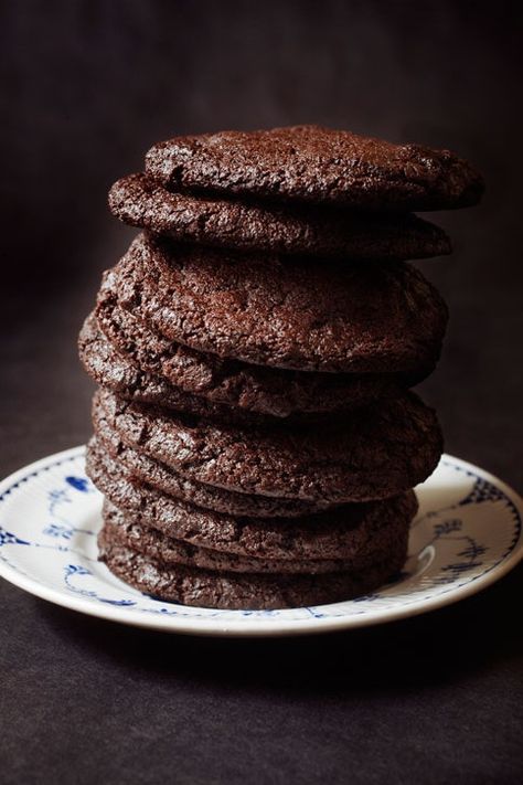 How to Make Christina Tosi's (Killer!) Chocolate-Chocolate Cookies from Momofuku Milk Bar | Bon Appétit Picnic Dessert Recipes, Momofuku Recipes, Milk Bar Recipes, Picnic Desserts, Momofuku Milk Bar, Double Chocolate Cookies, Chocolate Cookie Recipes, Milk Bar, Chocolate Chocolate