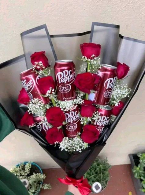 Soda Bouquet Diy, Dr Pepper Flower Bouquet, Dr Pepper Birthday Gift Ideas, Dr Pepper Gifts Ideas, Dr Pepper Homecoming Proposal, Dr Pepper Basket, Redbull Bouquet, Dr Pepper Themed Birthday Party, Flower Bouquet Halloween