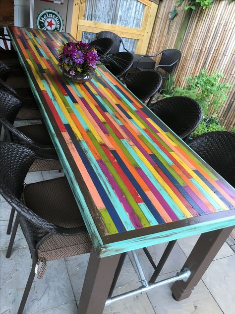 Margaritaville Decor, Porch Bar, Bar Shed, Diy Outdoor Table, Got Wood, Table Diy, Funky Furniture, Pub Table, Pool Deck