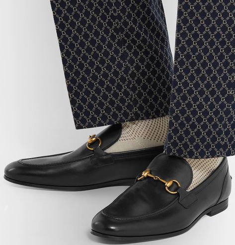 GUCCI JORDAAN HORSEBIT BURNISHED. #gucci #shoes Leather Loafers For Men, Gucci Shoes Loafers, Loafers And Socks, Gucci Jordaan, Gucci Collection, Gold Loafers, Gucci Shirts, Mens Leather Loafers, Gucci Jacket