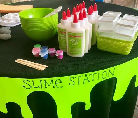 Steam Party Ideas, Slime Centerpieces Ideas, Slim Party Ideas, Science Bday Party Ideas, Slim Birthday Party Ideas, Mad Scientist Birthday Party Ideas, Diy Slime Party Ideas, Mad Scientist Day At School, Slime Station Ideas