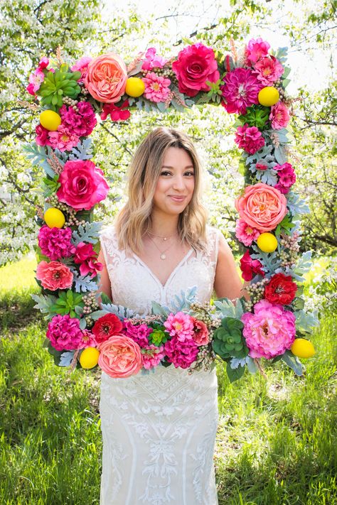 Hawaiian Party Decorations, Fiesta Tropical, Photo Booth Frame, Flower Party, Hawaiian Party, Mexican Party, Floral Frame, Paper Crafts Diy Tutorials, Diy Photo