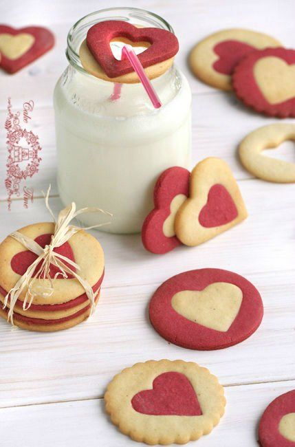 Shaped Cookies, Heart Shaped Cookies, Valentines Day Food, Valentines Day Cookies, Cookie Inspiration, Heart Cookies, Valentines Food, Valentine Cookies, Biscuit Cookies