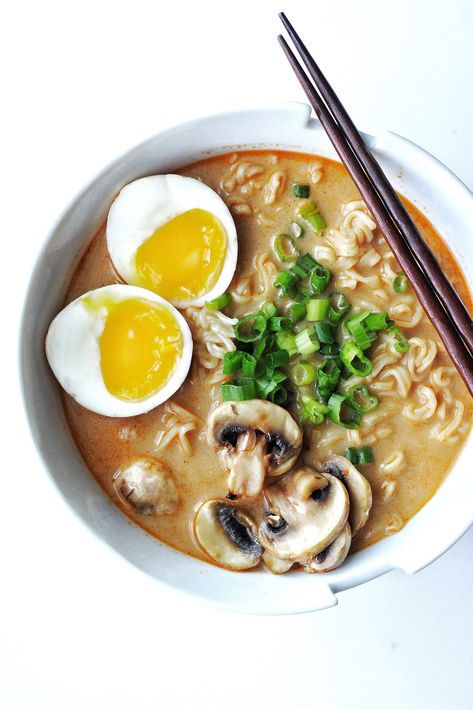 Homemade Spicy Miso Ramen Recipe Creamy Ramen Broth, Ramen Broth Recipe Easy, Ramen Broth Recipe, 30 Minute Soup Recipes, Creamy Ramen, Spicy Miso Ramen, Spicy Miso Ramen Recipe, Ramen Broth, Easy Ramen