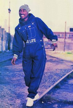 Mens Overalls Outfits, Look Hip Hop, Cultura Hip Hop, Mode Hip Hop, Looks Hip Hop, Estilo Cholo, Tupac Pictures, Hip Hop 90s, Rapper Outfits