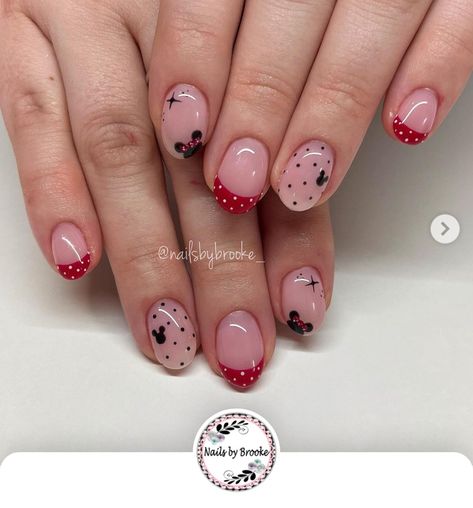 Disney French Manicure Nails, Subtle Minnie Mouse Nails, Mickey And Minnie Christmas Nails, Mickey Mouse Birthday Nails, Simple Christmas Disney Nails, Minnie Christmas Nails, Disney Almond Nails Designs, Short Almond Disney Nails, Disney Christmas Nails Short