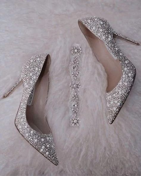 Sparkly Wedding Shoes Brides, Mafia Wedding, Sparkle Wedding Shoes, Princess Heels, Sparkly Wedding Shoes, Silver Slippers, Glitter Fashion, Wedding Shoes Comfortable, Pearl Sandals