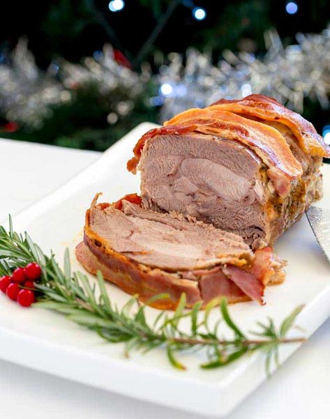 Juicy turkey without the dramas of a whole roast!!!! This Rolled Turkey Thigh Roast is the perfect last minute and stress free way to have a turkey dinner this Christmas!!!! Rolled Turkey Roast, Simple Roast Turkey, Stuffed Turkey In Electric Roaster, Thanksgiving Turkey In Roaster, Good Eats Roast Turkey Alton Brown, Turkey Thigh Recipes, Turkey Thighs, Bacon Roll, Christmas Turkey