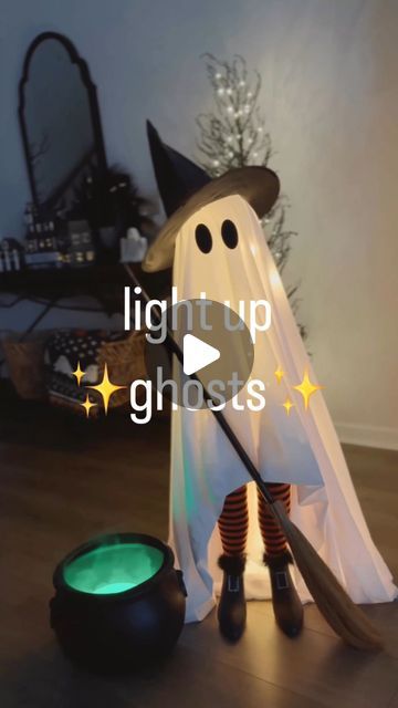 Elaina Zinke on Instagram: "Comment BOO to get links to these Amazon light up ghost kits and accessories I used to create these 3 variations! (Also links to my Halloween decor in the background)! 👻  **Also linked in my Amazon Storefront (in my bio) under “Light Up Ghosts”👻  #lightupghost #halloweendecor #halloweendiy #halloween #tomatocageghost #ghostwitch #girlwitch #halloweenfun #amazonfinds #getreadyforhalloween" Diy Light Up Halloween Decor, Halloween Exterior Lights, Diy Light Up Ghosts, Ghost Halloween Decorations, Light Up Halloween Costumes, Light Up Ghost, Witch Decorations, Outdoor Ghosts, Paper Lantern Decor