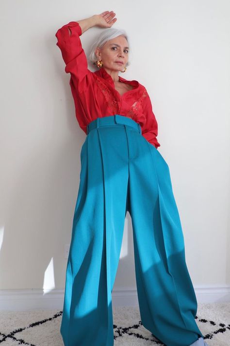 The Over-40 Women We Continually Turn to for Style Advice | Who What Wear UK Grace Ghanem, Grece Ghanem, How To Look Attractive, Shopping Queen, Wife Style, Color Blocking Outfits, Ageless Style, Colour Blocking, Older Fashion