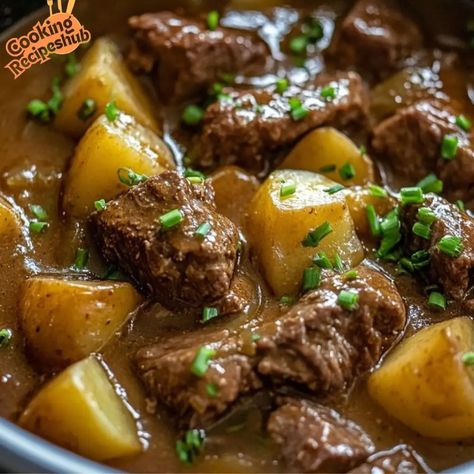 Pioneer Woman's Crockpot Beef Stew Pioneer Woman Beef Stew, Dinty Moore Beef Stew Recipe, Pioneer Women Beef Stew, Reuben Bake Recipe, Dinty Moore Beef Stew, Crockpot Beef Stew, Simmering Pot, Thick Stew, Crockpot Recipes Beef Stew