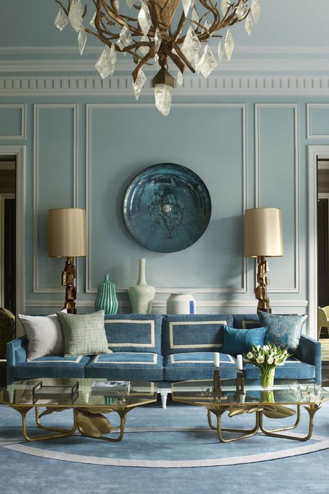 Classic Interior, Interior Design Per La Casa, Parisian Apartment, Decorating Style, Blue Living Room, Vintage Elegance, Design Del Prodotto, Blue Rooms, A Living Room