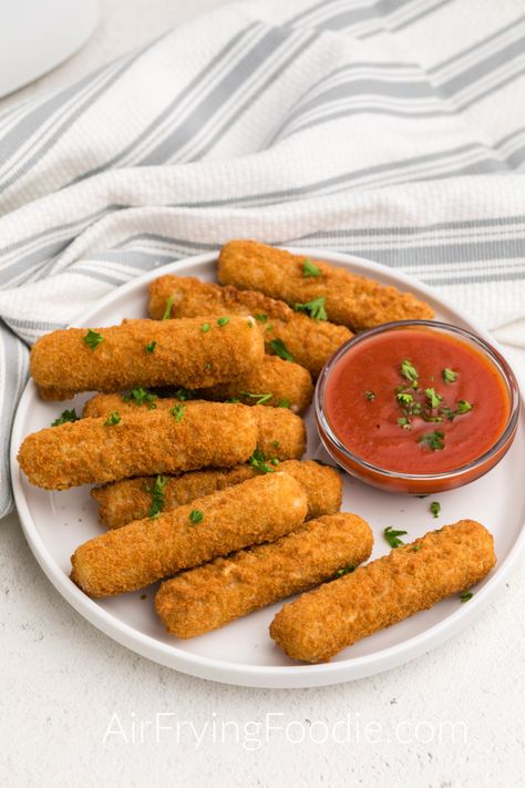 Frozen Mozzarella Sticks, Best Frozen Meals, Mozzarella Sticks, Yummy Comfort Food, Air Frying, Dryer Sheets, Easy Appetizer Recipes, Fried Food, Frozen Food