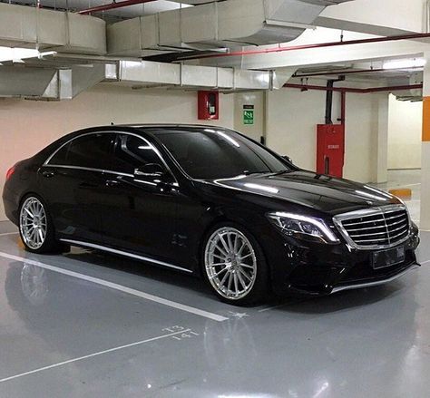 Car Couple, 4 Door Sports Cars, Mercedes Auto, Audi S5 Sportback, Cars Pictures, Mercedes S550, Black Mercedes Benz, Jaguar Xjr, Car Picture