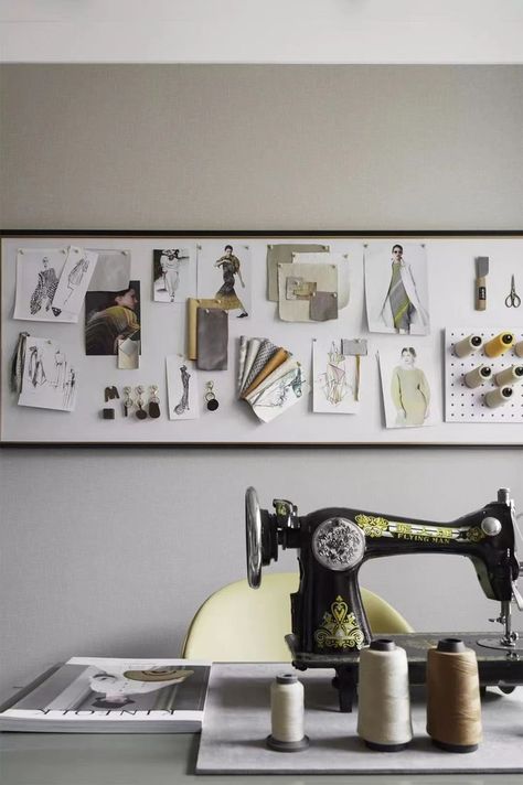 Sewing Aesthetic, Design Studio Workspace, Sewing Room Inspiration, Fashion Dream Job, Fashion Designer Studio, Art Studio Room, Sewing Room Design, Sewing Room Decor, Fashion Drawing Tutorial