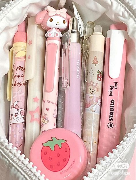 Pink Academia, Pretty School Supplies, Stationery Obsession, Cute Stationary School Supplies, School Bag Essentials, Cute School Stationary, Study Stationery, Stationary School, Cute School Supplies