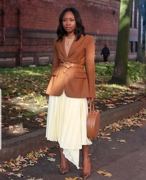 Chic Chic, A Skirt, 가을 패션, Mode Inspiration, Modest Dresses, Modest Outfits, Latest Fashion For Women, Skirt Outfits, Modest Fashion