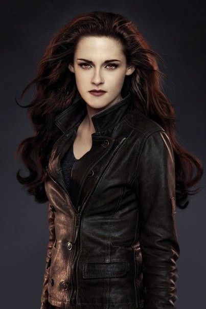 Twilight Images, Kristen Stewart Twilight, Twilight Renesmee, Twilight Outfits, Twilight Saga Breaking Dawn, Vampire Twilight, Twilight Saga Series, Bella Cullen, Paddy Kelly