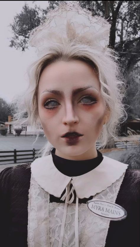 Halloween Maid Makeup, Ghostly Halloween Makeup, Maid Halloween Makeup, Maid Halloween Costume Ideas, Ghost Costume Makeup, Halloween Dead Makeup, Horrifying Halloween Costumes, Spooky Doll Costume, Ghost Makeup Look