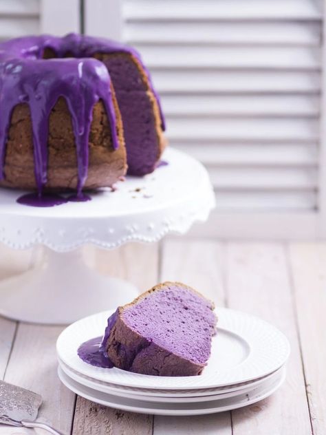 12 Delicious Days of Christmas: Ube Pound Cake | Metro.Style Ube Bundt Cake Recipes, Ube Pound Cake Recipe, Ube Pound Cake, Ube Bundt Cake, Ube Roll, Filipino Dessert Recipes, Filipino Dessert, Glaze For Cake, Cake Rack