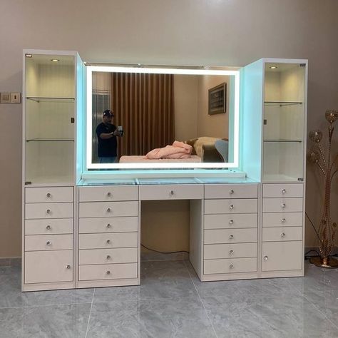 Self-love is the key to life. FLY = first love yourself. Tap if your agree, Give this 💜, Share and tag someone or maybe save it for future purchase 😍 Looking for a vanity for your new home or upgrade your old vanity to a glamorous one? Link in the bio to purchase or chat with our team for assistance ❤️ 🎀 . 🎀 . 🎀 . 🎀 #vanity #vanitymakeup #vanitymirror #vanitytable #vanityunit #VanityRoom #VanitySalon #vanitygoals #vanitystorage #vanitydecor #vanitybeautysg #makeup #makeupartist #makeupadd... Fly First Love Yourself, First Love Yourself, Dream Vanity, Bedroom Vanity Set, Beauty Room Vanity, Old Vanity, Dressing Room Decor, White Room Decor, Luxury Room Bedroom