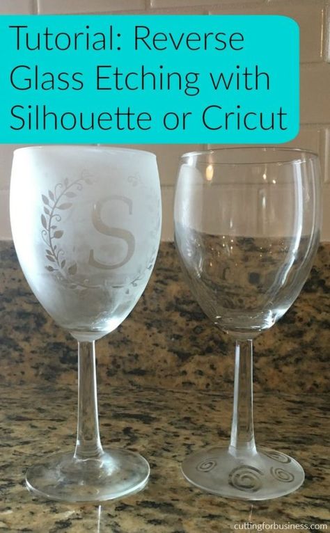 Tutorial: Reverse Glass Etching with Silhouette Cameo or Cricut Explore - by cuttingforbusiness.com Glass Etching Ideas, Etching Glassware Diy, Glass Etching Tutorial, Etching Patterns, Glass Etching Diy, Etching Diy, Glass Etching Projects, Etching Ideas, Inkscape Tutorials