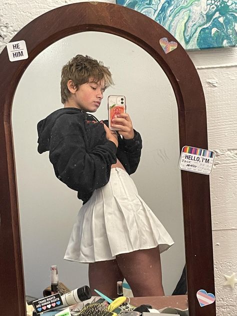 Fem Boy Aesthetic, Femboy Outfits Ideas Male, Ftm Outfits, Fem Boy Outfits, Trans Outfit, Genderqueer Fashion, Boys Wearing Skirts, Boys In Skirts, Guys In Skirts