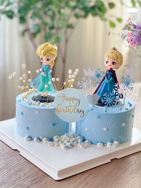 Frozen Birthday Cake For Twins, Frozen Doll Cake Design, Kue Tart Frozen, Elsa Cake Birthday, Elsa Frozen 2 Cake, Twins Birthday Cake Ideas, Simple Frozen Theme Cake, Elsa Cake Ideas, Elsa Cake Design