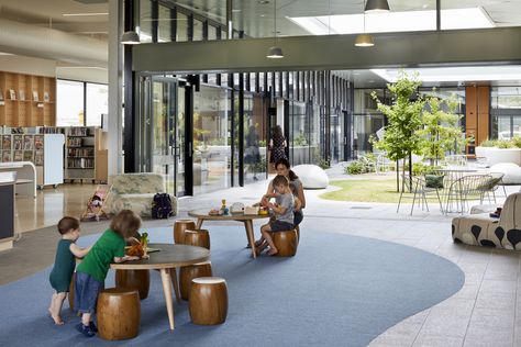 Public Library Architecture, Library Architecture, Library Seating, Green Library, Outdoor Learning Spaces, School Interior, Public Seating, Architecture Building Design, Outdoor Learning