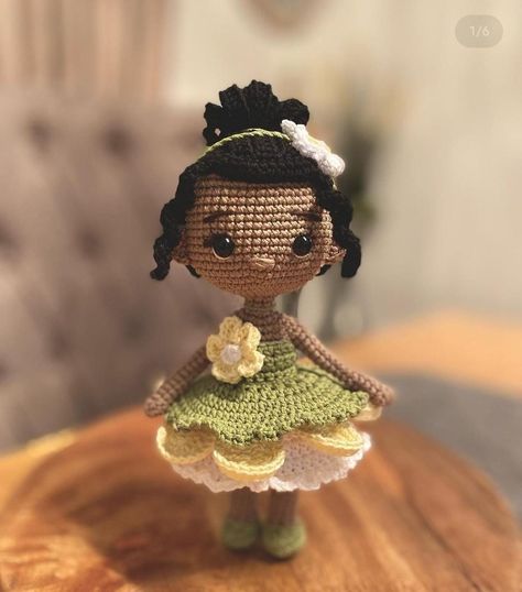 Crochet Tiana, Disney Crochet Patterns, Princesa Tiana, Diy Crochet Doll, Drawing Hair Tutorial, Purple Acrylic Nails, Easy Crochet Animals, Crochet Disney, Princess Tiana