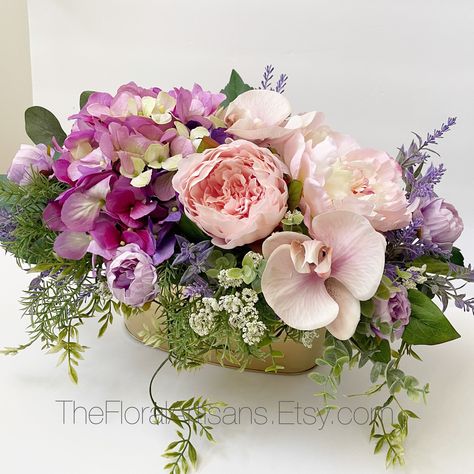 Country Wedding Centerpieces, Centerpieces Birthday, Bridal Floral Crown, Spring Wedding Decorations, Silk Arrangements, Spring Floral Arrangements, Spring Centerpiece, Bridal Shower Flowers, Centerpiece Wedding