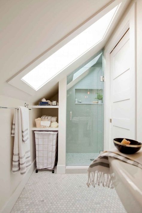 Sloped Ceiling Bathroom Ideas, Attic Ensuite, Farmhouse Fireplaces, Attic Bathroom Ideas, Small Attic Bathroom, Beautiful Small Bathrooms, Small Bathroom Tiles, Small Bathroom With Shower, Loft Bathroom