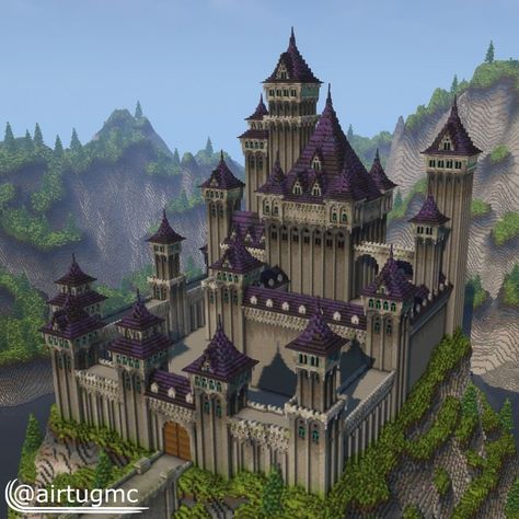 Minecraft Survival Castle Ideas, Minecraft Base Layout Castle, Minecraft Old House Ideas, Minecraft Castle Mega Base, Minecraft Castle Floor Plans, Minecraft Medium Castle, Cool Minecraft Castles, Minecraft Midevil Castle Ideas, Minecraft Castle Roof