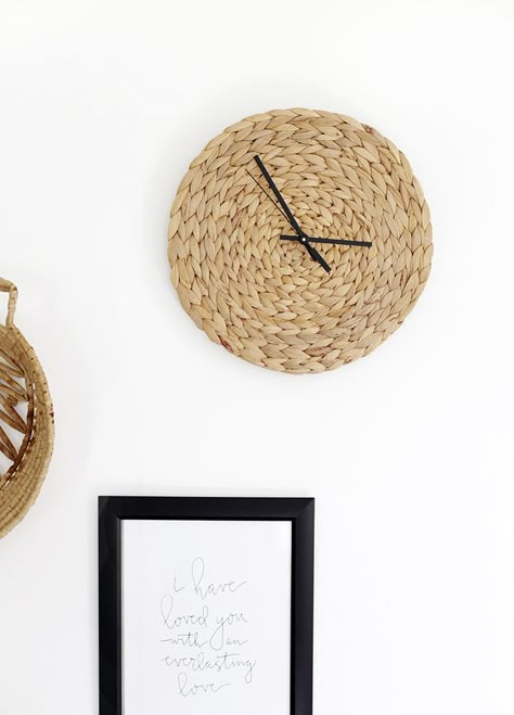 Macrame Clock, Paper Wreath Diy, Diy Rattan, Clock Diy, Rattan Wall, Refinishing Furniture Diy, Diy Clock Wall, Pinterest Diy, Deco Boheme