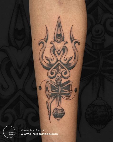 Thirisulam Tattoo, Damru Tattoo Design, Bholenath Tattoo, Om Trishul Tattoo, Shiva Trishul, Aliens Tattoo, Tattoo School, Trishul Tattoo Designs, Tattoo Training