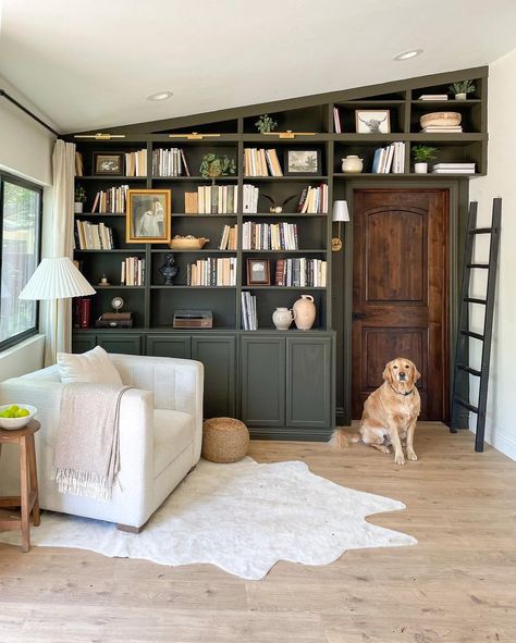 Diy Home Library, Small Home Library, Cozy Home Library, Home Library Rooms, Cozy Library, Library Room, Casa Country, Home Library Design, Home Libraries