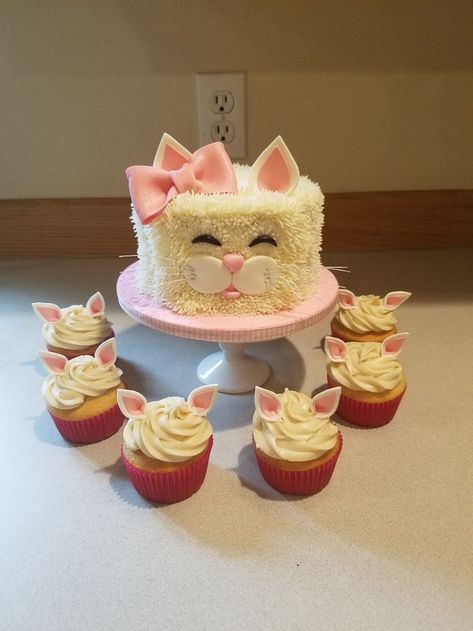 Baby Shower Cake For Girls, Girl Birthday Cupcakes, Kitten Birthday Party, Birthday Cake For Cat, Cat Themed Birthday Party, Mini Torte, Cat Cupcakes, Birthday Baking, Baby Shower Cakes Girl