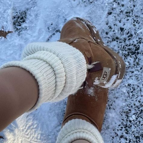 Vinter Mode Outfits, Buty Ugg, Skandinavian Fashion, Winter Princess, Dr Shoes, 사진 촬영 포즈, Winter Inspo, Outfit Invierno, Leg Warmer