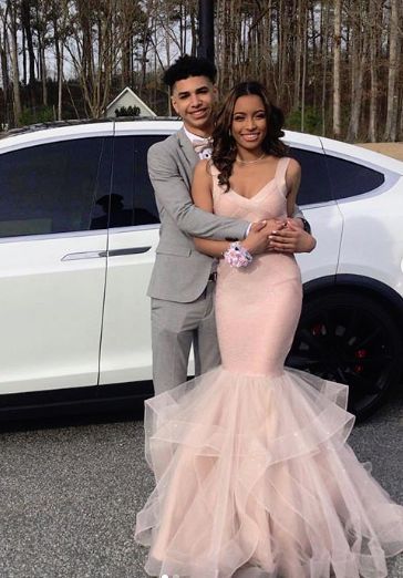 Prom Dress And Suit Matching, Prom Dress And Suit, Pink Prom Couple, Hoco Couples, Prom Couples, Prom Dresses 2020, Mermaid Bridesmaid Dresses, Black Prom Dresses, Cheap Prom Dresses