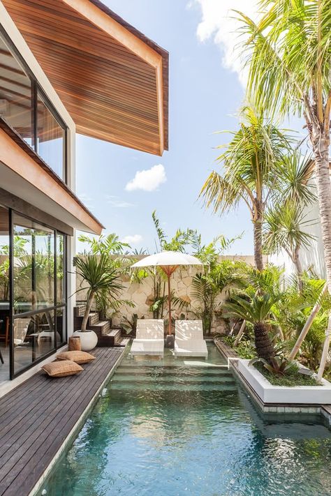 Award-winning designer villa in central Seminyak - Villas for Rent in Kecamatan Kuta Utara, Bali, Indonesia Bali Style Home, Small Villa, Villain Aesthetic, Villain Outfits, Bali House, Outfits Female, Bali Fashion, W Hotel, Tropical House