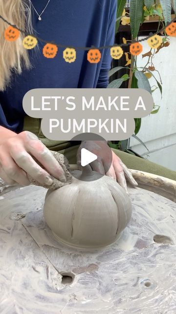 Pumpkin Pottery, How To Make Ceramic, Pumpkin Bowls, Wheel Throwing, Pottery Handbuilding, Snowman Faces, Slab Pottery, Pottery Wheel, Pottery Making